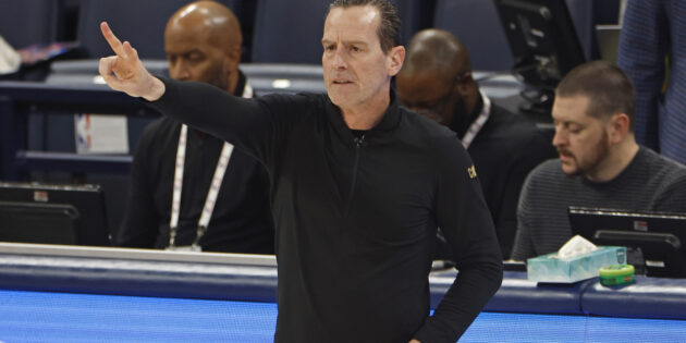 Cavaliers head coach Kenny Atkinson wins PBWA’s Rudy Tomjanovich Award for 2024-25
